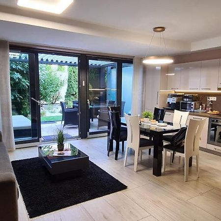 Villapark Pleasure Apartment Balatonfured Luaran gambar